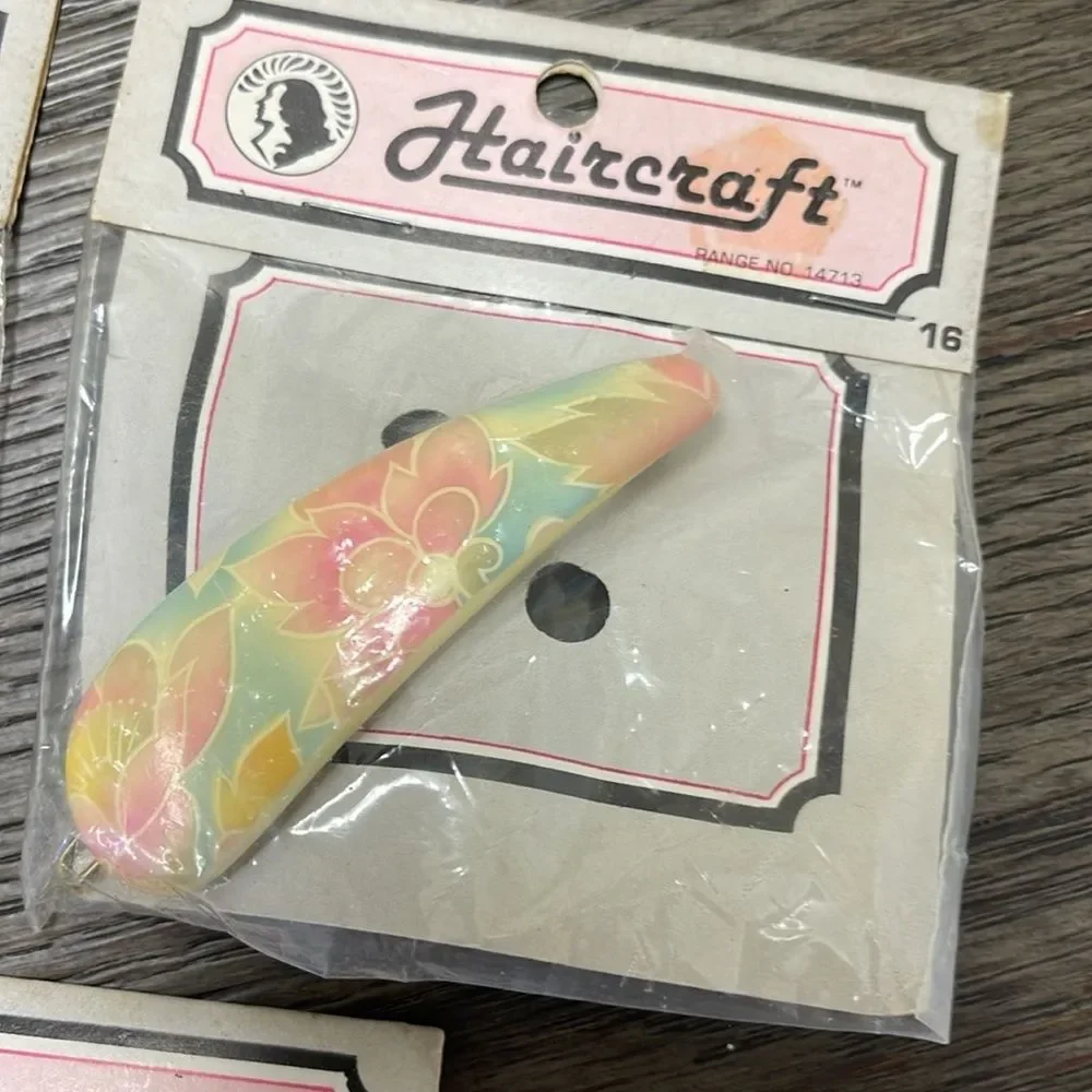 Vintage HAIRCRAFT Comb and Barrettes - Hair Clips NWT Hawaiian Print Design